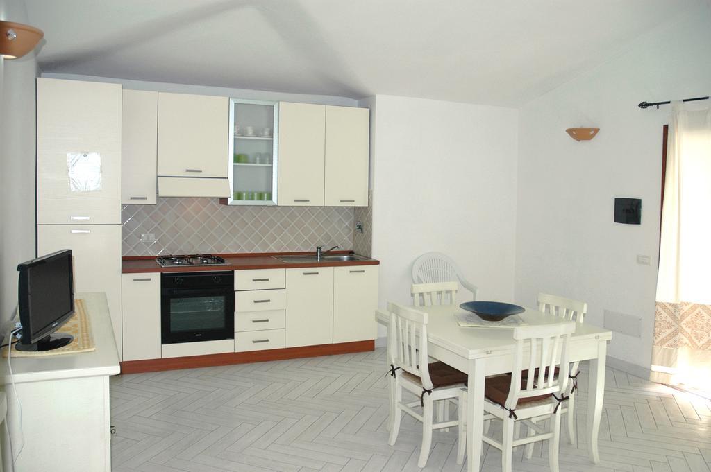 Holiday Homes Stella Marina San Teodoro  Pokój zdjęcie