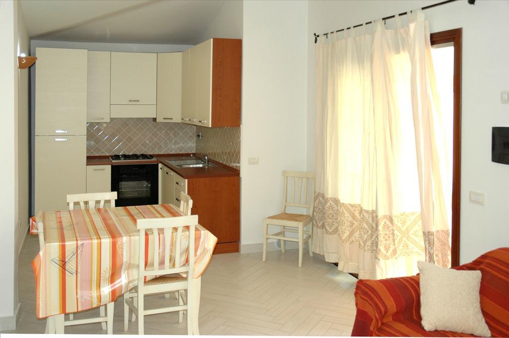 Holiday Homes Stella Marina San Teodoro  Pokój zdjęcie