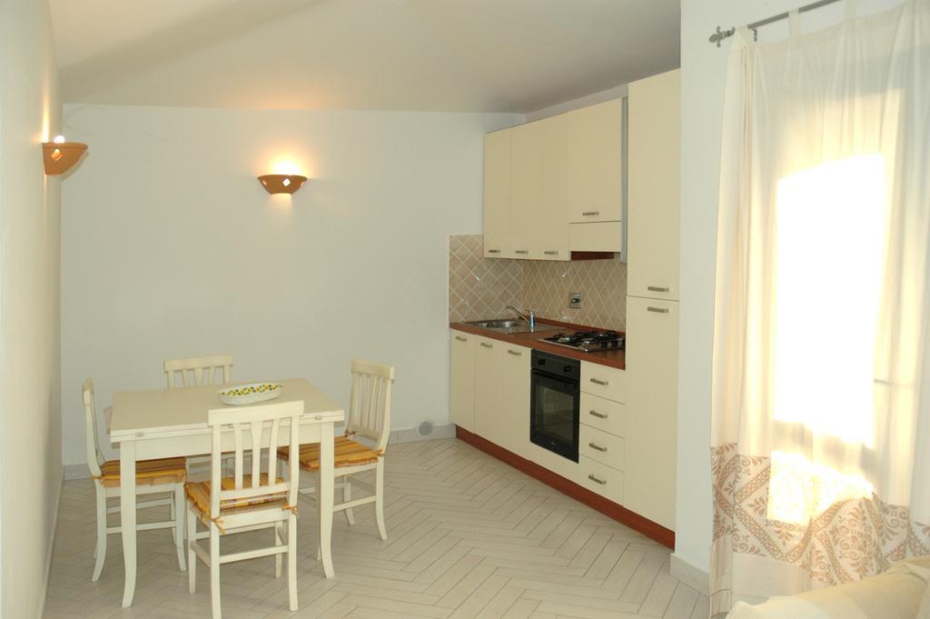 Holiday Homes Stella Marina San Teodoro  Pokój zdjęcie