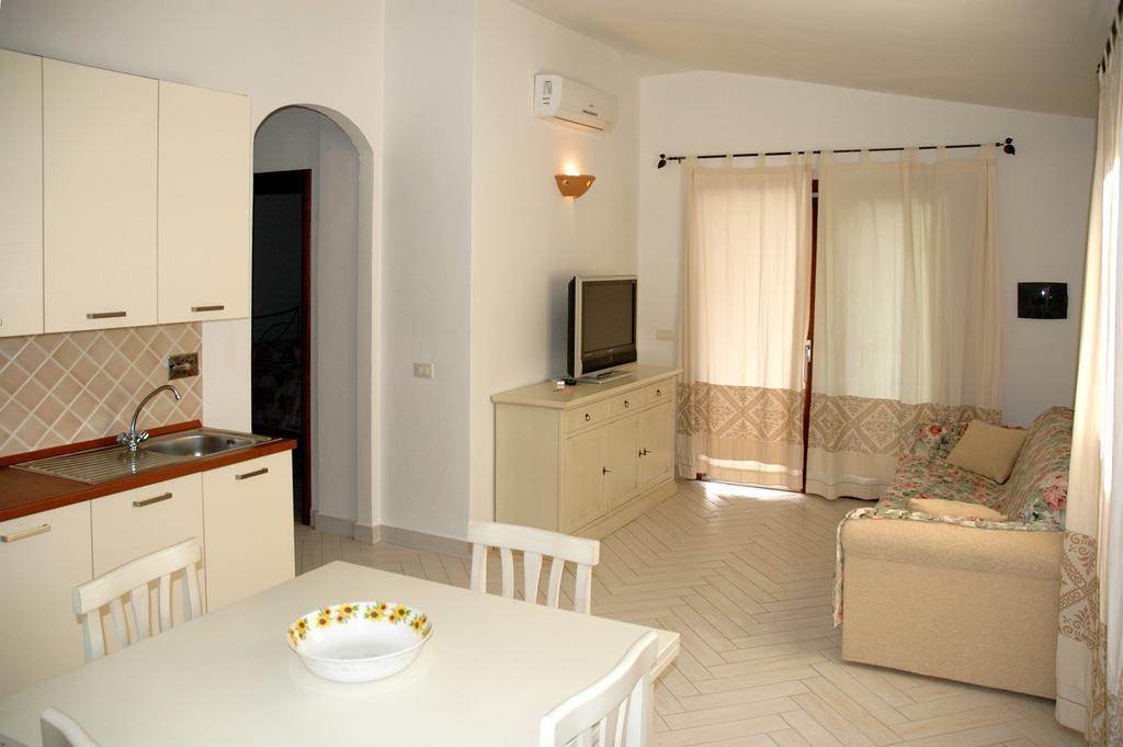 Holiday Homes Stella Marina San Teodoro  Pokój zdjęcie